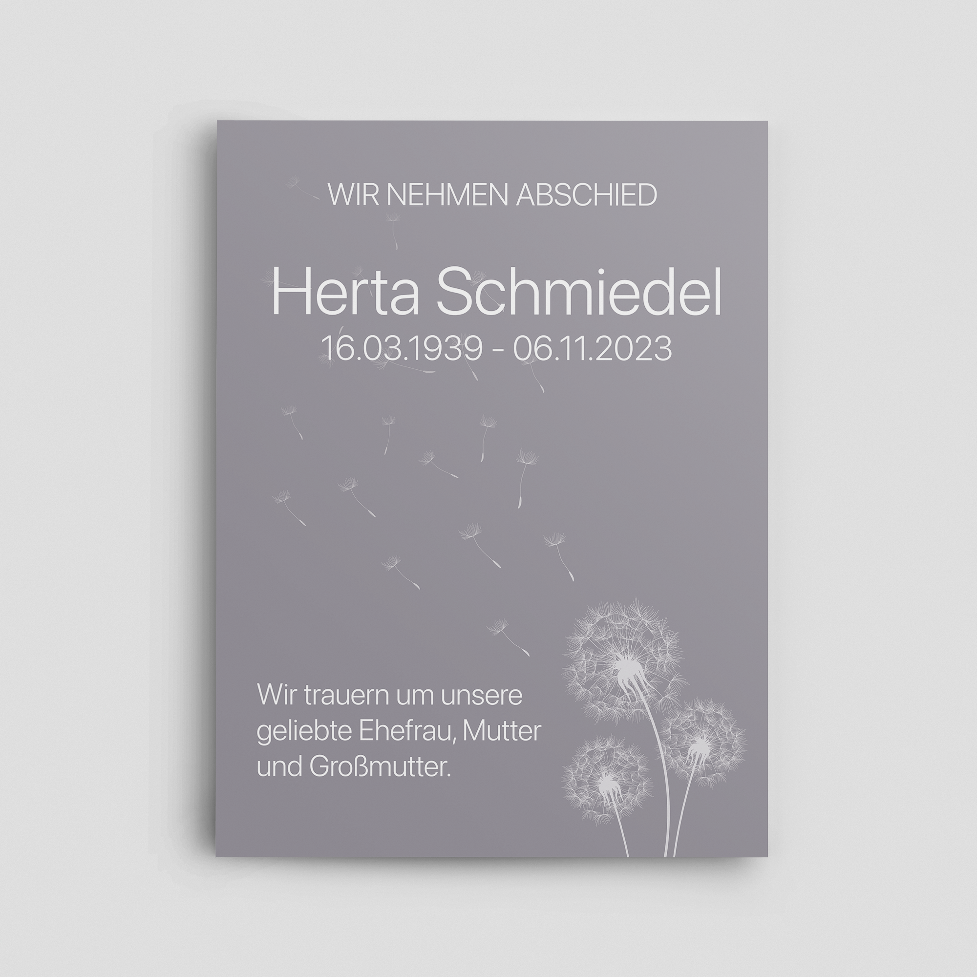 Trauerfeier Schild mit Löwenzahn Blume Design Flieder Farbe